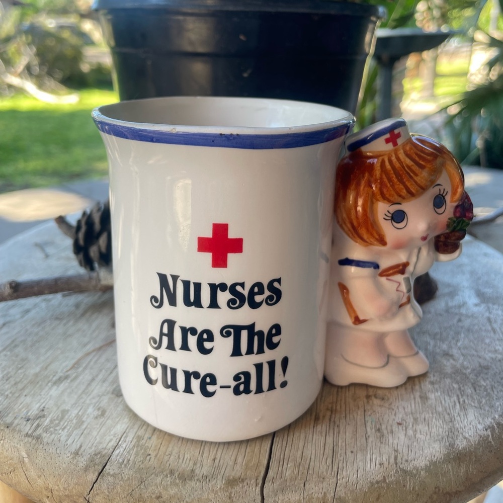 Nurses cure all Enesco White and Brown Ceramic  mug planter pencils holder MCM